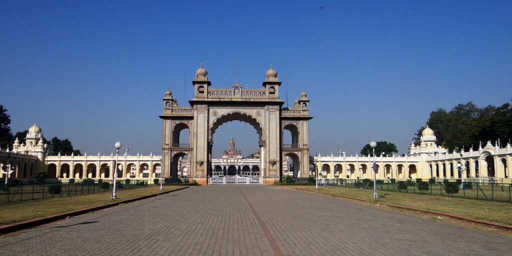 gate, mysore palace, architecture-598457.jpg